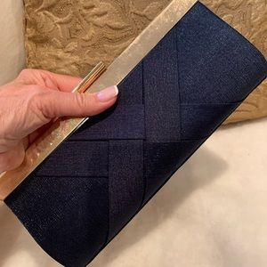 Petite evening bag in navy blue with chain